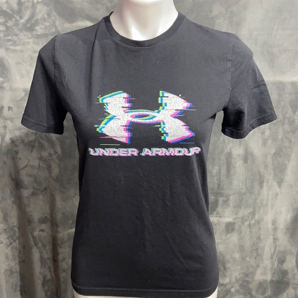 Under Armour Other - 🌟Under armour T-shirt 🌟